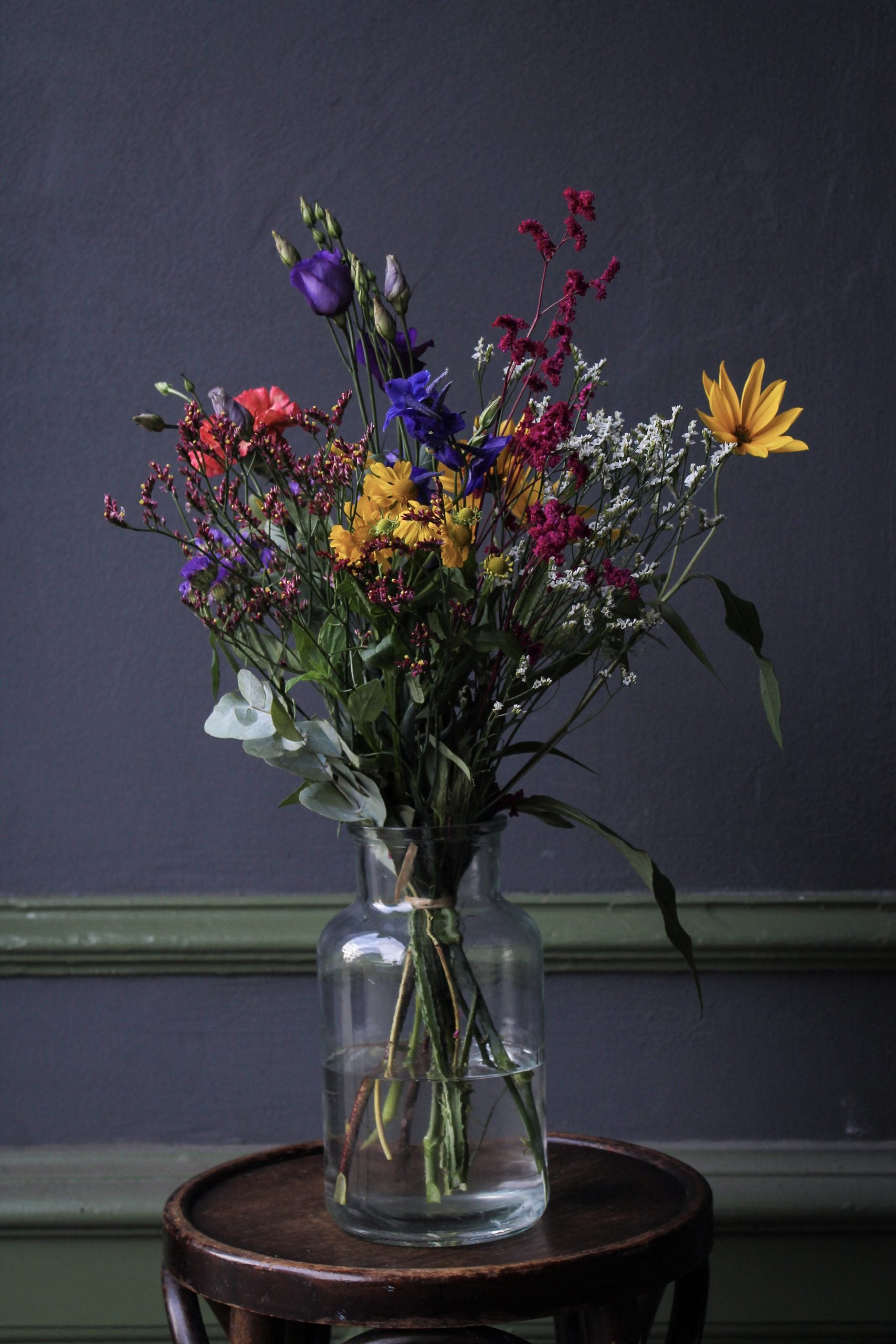 Høj buket: farverig